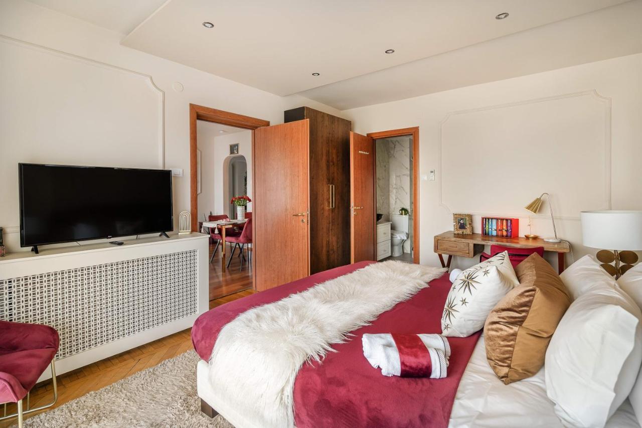 Holt - Gryffindor Tower Villa Bukarest Eksteriør billede