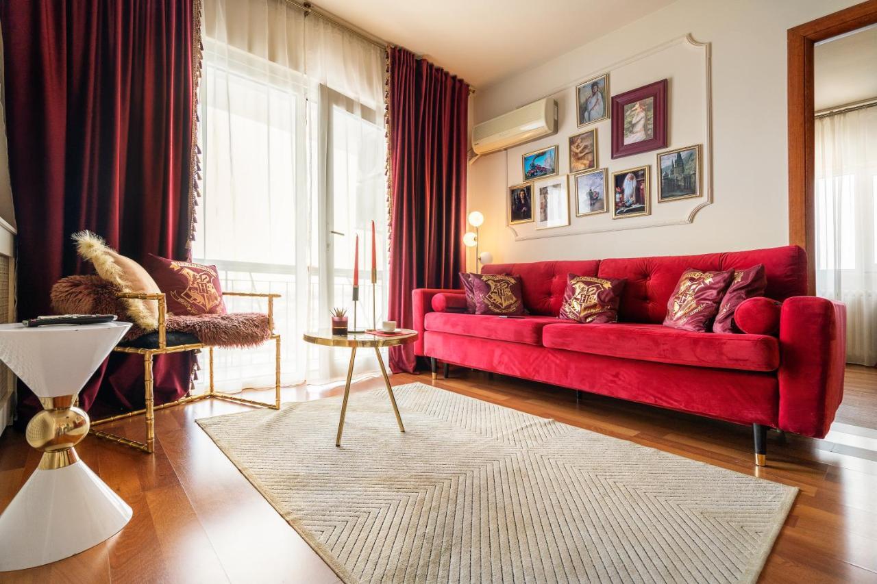 Holt - Gryffindor Tower Villa Bukarest Eksteriør billede