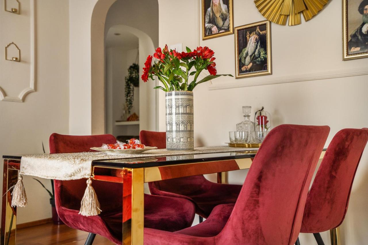 Holt - Gryffindor Tower Villa Bukarest Eksteriør billede