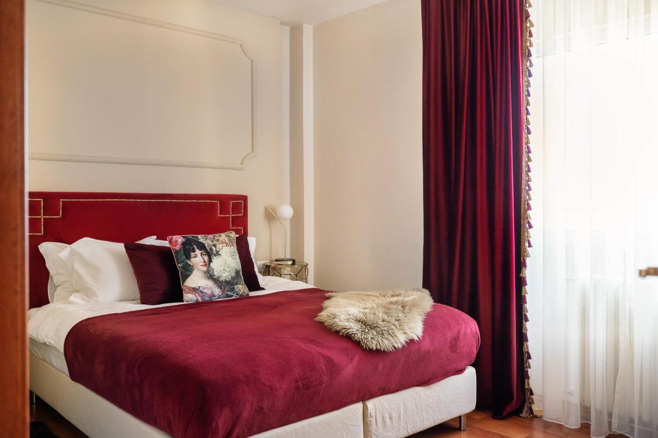 Holt - Gryffindor Tower Villa Bukarest Eksteriør billede